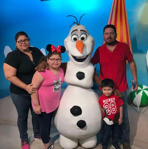 Meet your Posher, Leonela